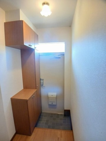 クレストール来山Ｂの玄関