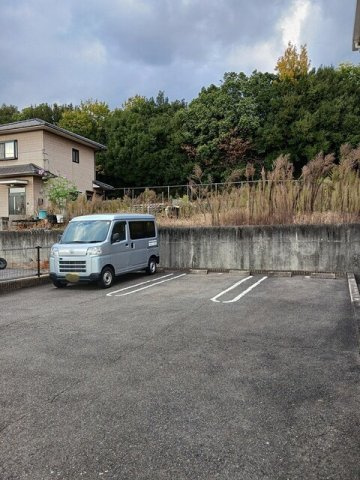 クラールエーリの駐車場