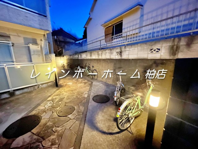 おしゃれな洗面独立☆２口のシステムキッチン☆のエントランス|落ち着いたエントランスです