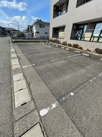 カーサ　デルソールの駐車場