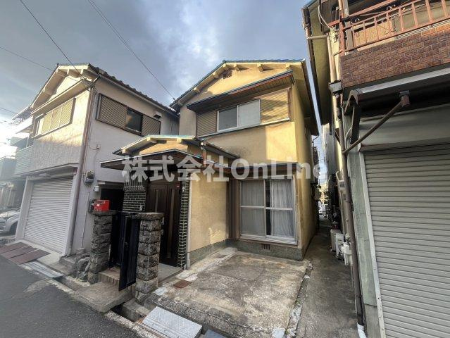 八尾市南本町９丁目の一戸建ての外観