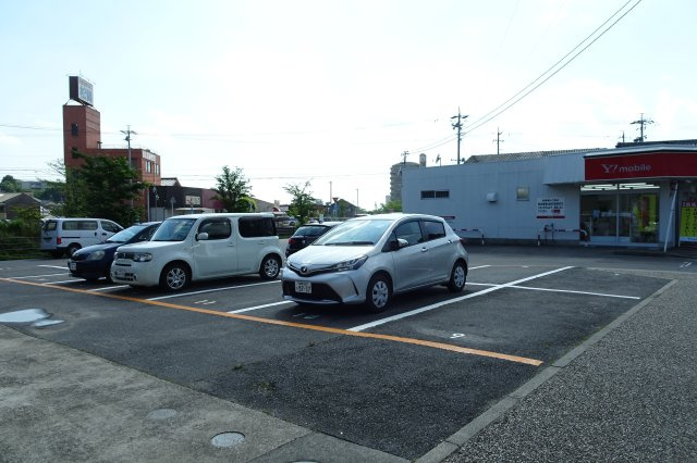  愛石ビル店舗・事務所の駐車場