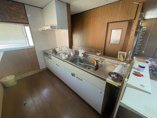横手町一戸建のキッチン