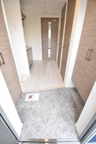 ラヴィータ難波元町の玄関