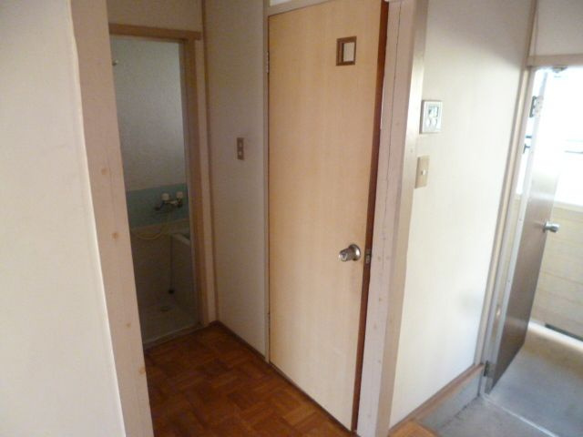 コーポ奈須 437の玄関
