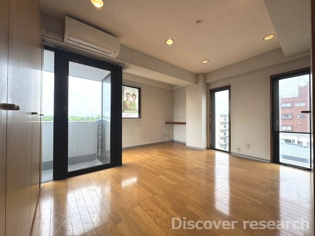 立川市富士見町店舗付き住宅（一棟ビル）の居間・リビング