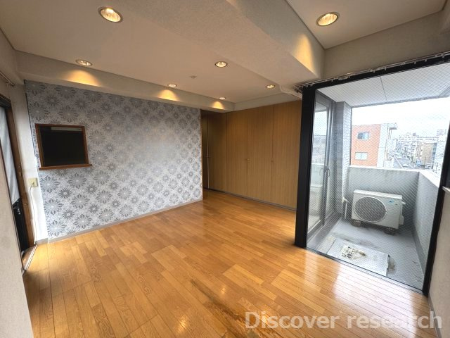 立川市富士見町店舗付き住宅（一棟ビル）の居間・リビング