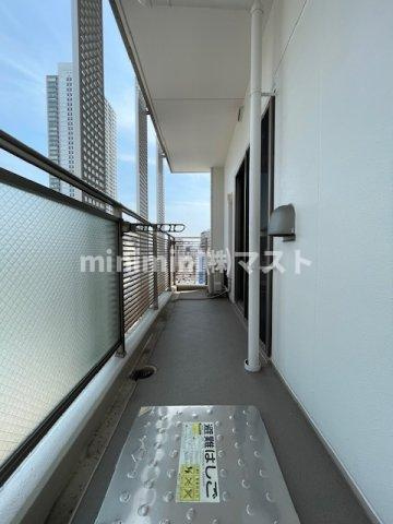大阪市北区本庄東２丁目の賃貸マンションのバルコニー