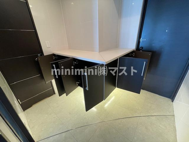 大阪市北区本庄東２丁目の賃貸マンションの収納