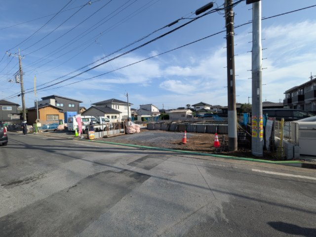 水戸市吉沢町　５期　新築戸建て　１号棟の前面道路含む現地写真|陽当たりや敷地の広さをご確認できます！
本日のご見学も可能です♪
お気軽にお電話またはお問い合わせください。