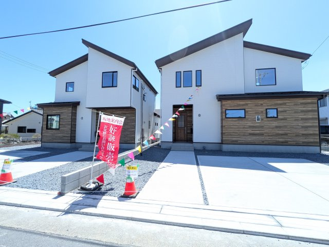 水戸市吉沢町　５期　新築戸建て　１号棟の外観|【月々6万円台〜】
写真だけでは伝わらない快適さを、ぜひ現地で体感しませんか？
即日見学可能です！平日のご案内も可能です♪
お気軽にお問合せください！
