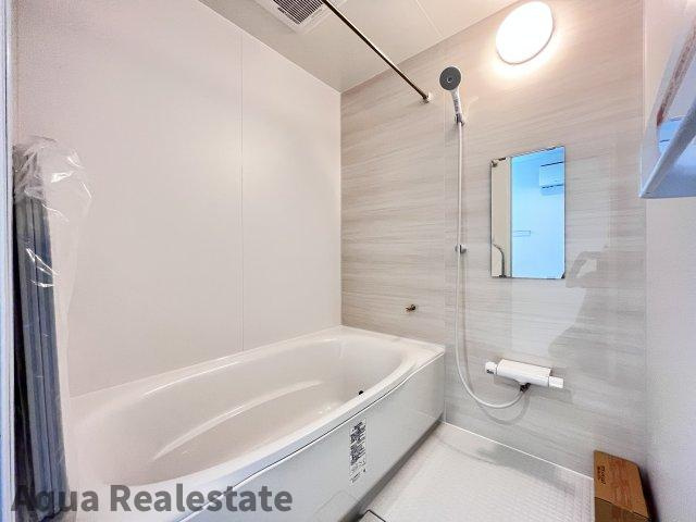 オール電化デザイナーズハウス高松市屋島西町建売⑤の浴室|お風呂でホッとひと息。１日の疲れを癒しましょう。
