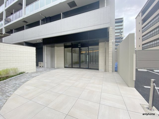 gm難波ウエストD.C.　仲介手数料無料のエントランス