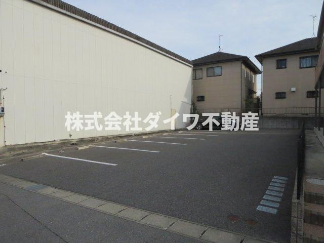 Dernier・Manoir（デルニエ・マノワール）の駐車場