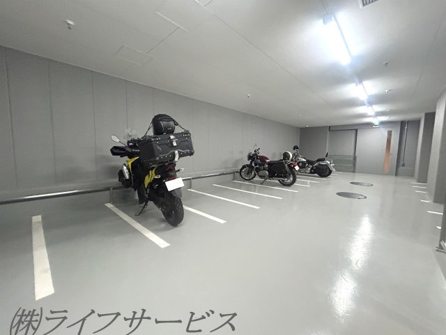 【その他共用部分】 | ジオタワー大阪十三 | バイク置場