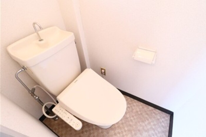 マルマツハイツ　Bのトイレ|清潔感のあるトイレです