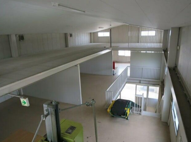 東村山市廻田町４丁目の倉庫