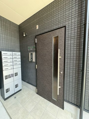 プロスパーコート長瀬のエントランス