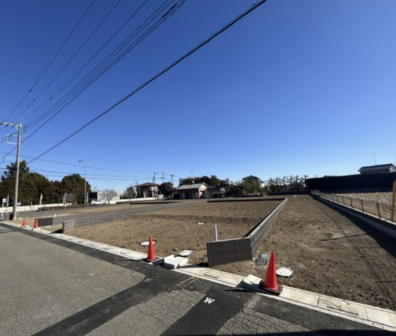 【前面道路含む現地写真】 | ワイウッドコート鴻巣市屈巣第4期　新築戸建　全4棟　4号地