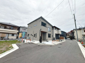 【前面道路含む現地写真】 | 池尻町　新築一戸建