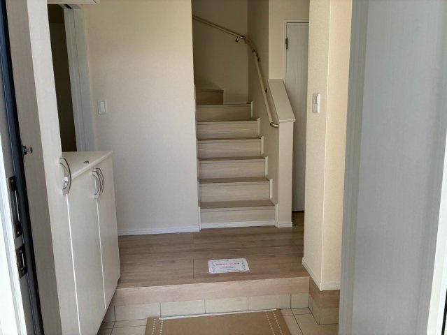 【玄関】 | 三島市平田123番 新築建売分譲住宅 建物＋土地 TW06165 | 三島市平田　A号棟　玄関　※令和8年8月7日撮影
