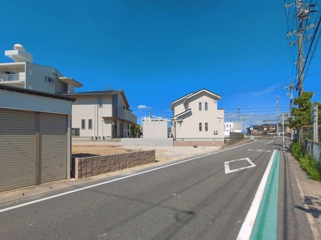 知立市新林町新林47-9『仲介手数料無料』新築戸建ての前面道路含む現地写真