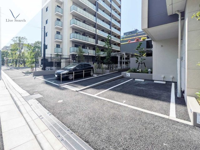 ウエリスアーバン住吉ＷＥＳＴの駐車場