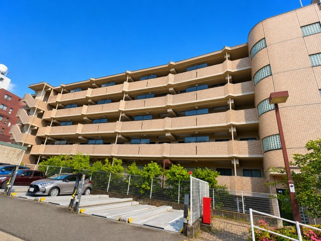 サンハイツ東山の外観