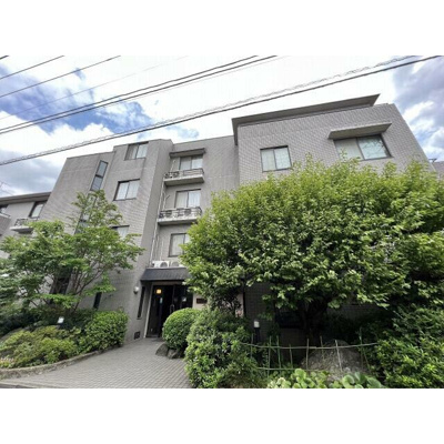 【外観】 | ヴィラージュ西荻 | 鉄筋コンクリート造のがっちりとした建物。