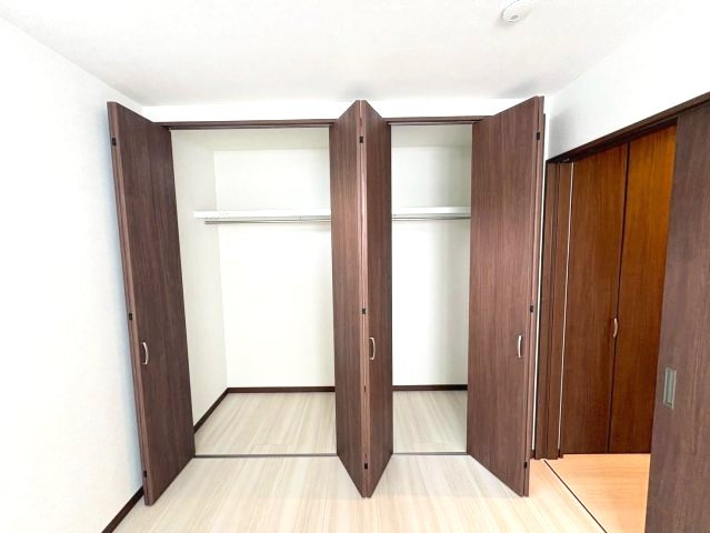 郡戸貸家の収納