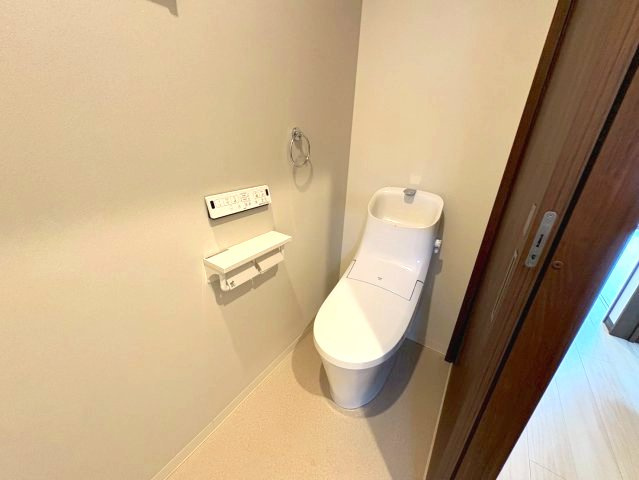 郡戸貸家のトイレ