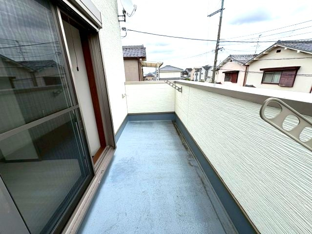 郡戸貸家のバルコニー