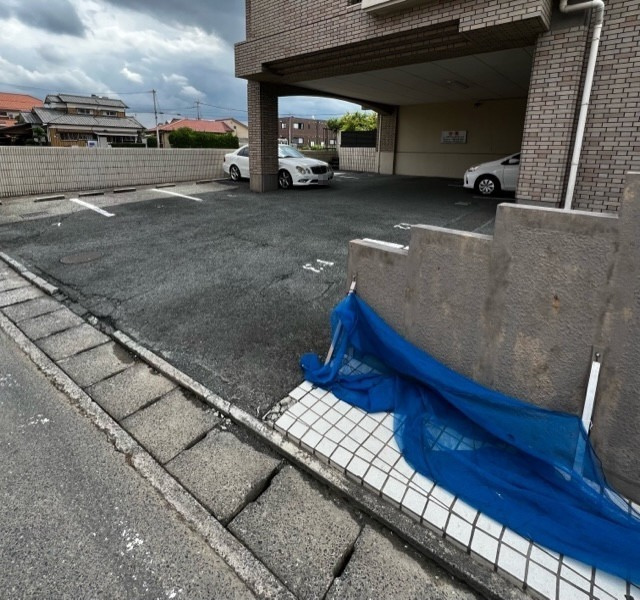 IT合川の駐車場|駐車場があるので、車を買う予定の方も安心です