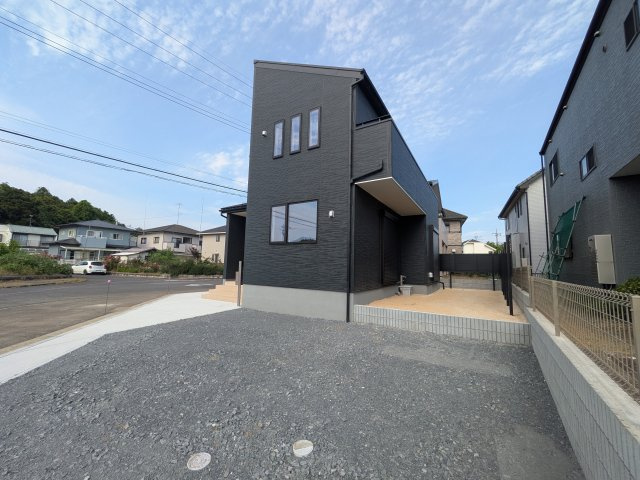 小美玉市清風台団地　6期　新築戸建ての前面道路含む現地写真|現地案内会開催中です！ 平日のご見学も可能です。 お気軽にお問い合わせください♪ 【リアライズ不動産】 0297-86-8370まで♪