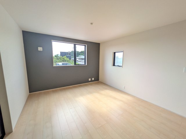 小美玉市清風台団地　6期　新築戸建ての居間・リビング|南向きで明るく陽当たりの良いリビングです♪