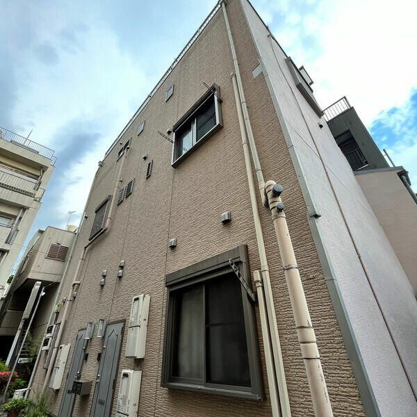 マハロビルの外観