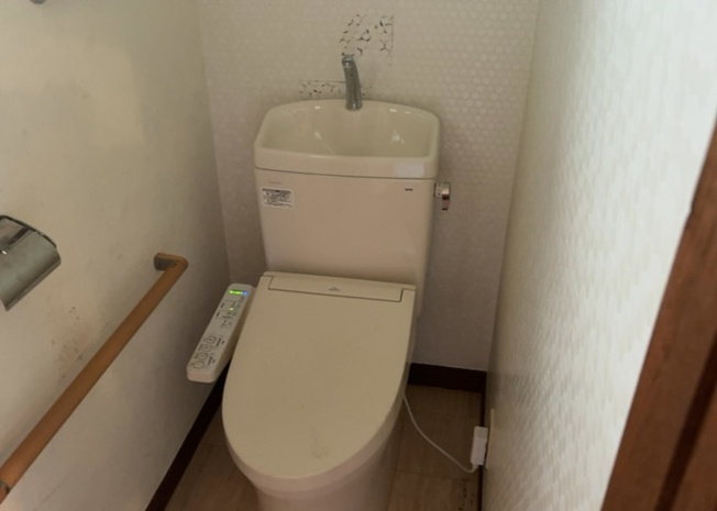 【トイレ】 | トイレは大きさや形、機能、抗菌性などが異なる多種多彩なタイプが各メーカーから出ています。それぞれに良さがあるため、事前にどういったタイプのトイレがいいのかをご家庭内で決めて、内見に行くといいでしょう。