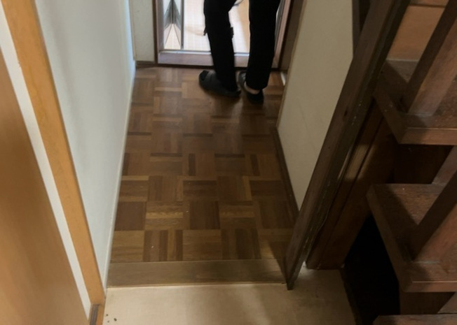 【脱衣所】 | 多くの戸建て住宅で見かける洗面脱衣所は、洗面台と洗濯機が2畳ほどのスペースに並べられていて、洗面所が脱衣所を兼ね備えている間取りが一般的です。お客様が利用することもある、パブリックな空間でもあります。