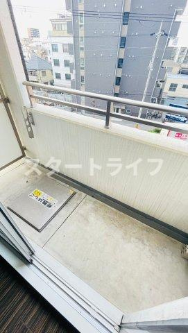 大阪市淀川区木川西１丁目の賃貸マンションのバルコニー