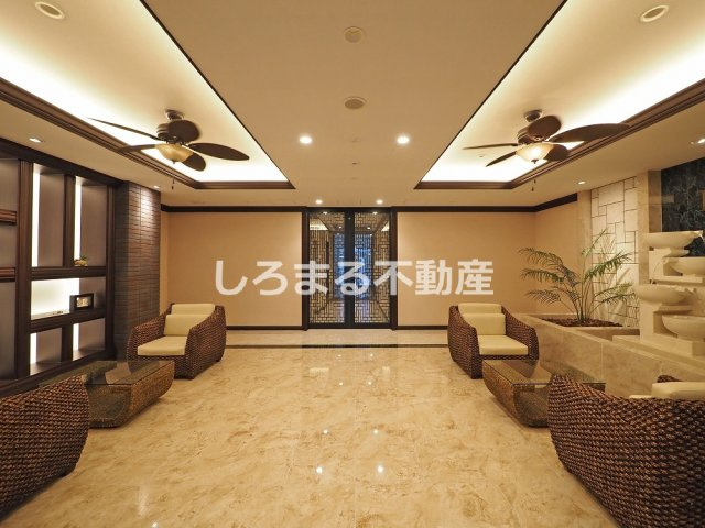 プレジオ鎗屋町のロビー