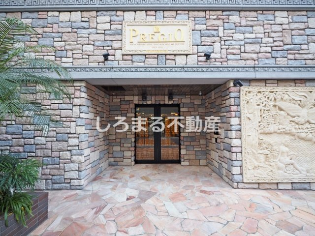 プレジオ鎗屋町のエントランス