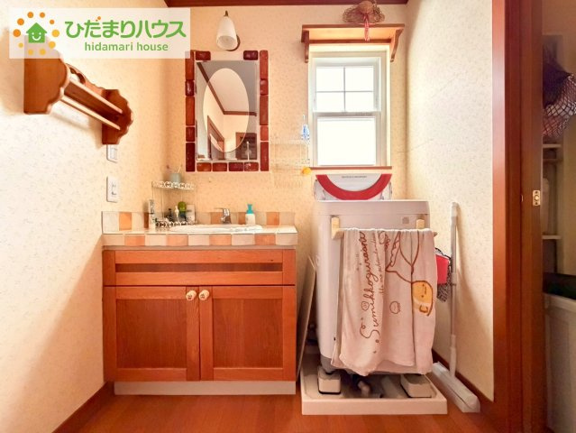 日立市大久保町３丁目　中古戸建の独立洗面台|ゆったりとした脱衣所は、朝の支度の時間が重なっても、ストレスなく準備ができます!(^^)!