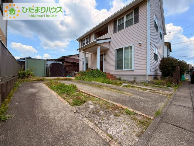 日立市大久保町３丁目　中古戸建の駐車場|マイホームなら駐車場代がかかりません。しかも、自宅の駐車場で洗車ができます！今までコイン洗車に行っていた手間も省けて、節約にもつながります(^^♪