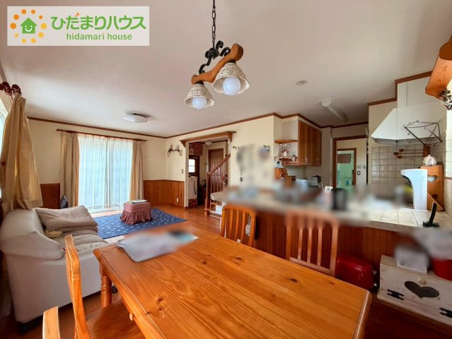 日立市大久保町３丁目　中古戸建の居間・リビング|大型テレビに大型ソファー(^^)どんなインテリアにしますか？