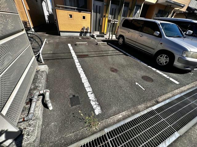 スカイルームⅡの駐車場