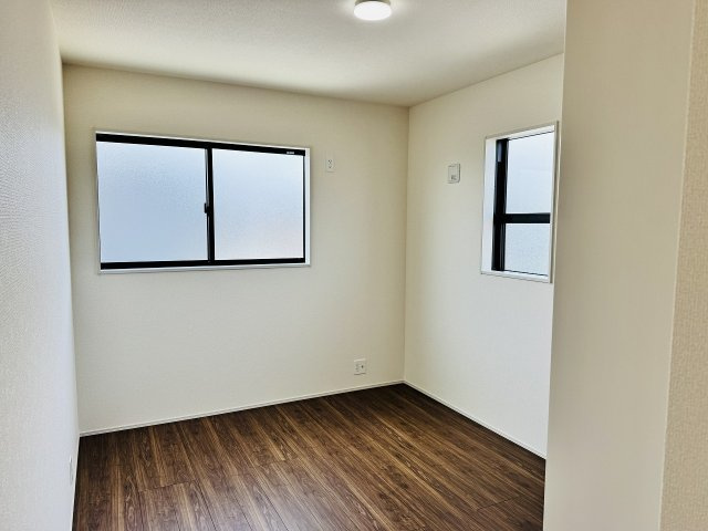 八王子市　上壱分方町　新築一戸建て　１８期の子供部屋|～2階5.83帖の洋室　2面採光で明るく風通しの良いお部屋です～
