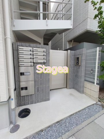 メルディア上小町のエントランス