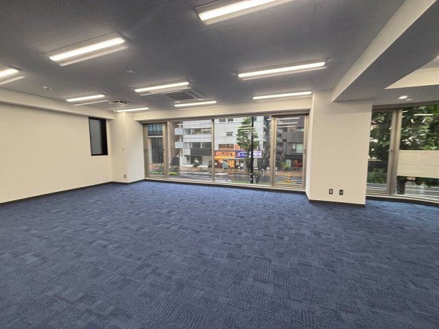 横川ビルの内装