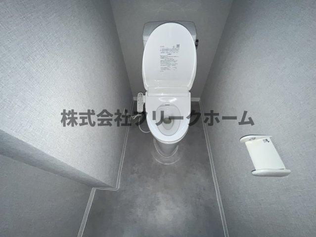 武蔵野市西久保３丁目の賃貸マンションのトイレ