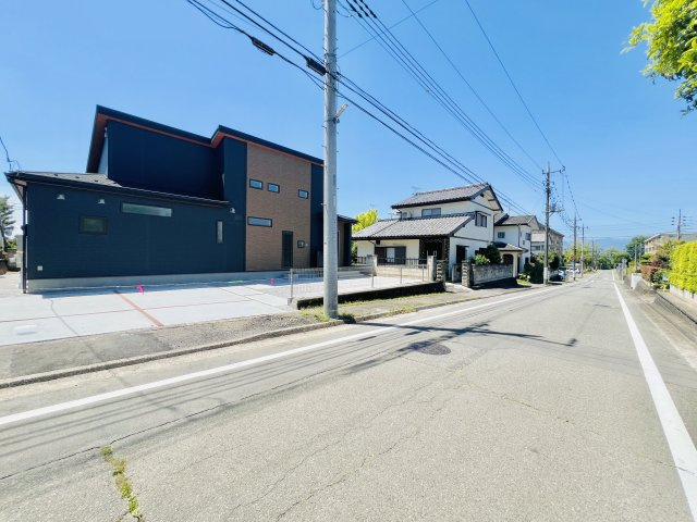 前橋市高花台の前面道路含む現地写真|閑静な住宅地◎